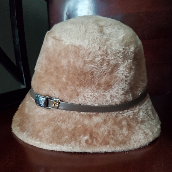Accessories - Darcel Exclusive Vintage Hat